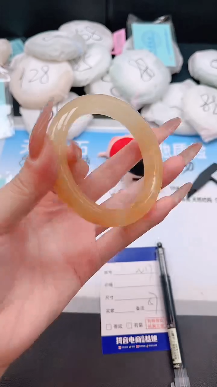 未镶嵌手镯石英质玉10W17-56