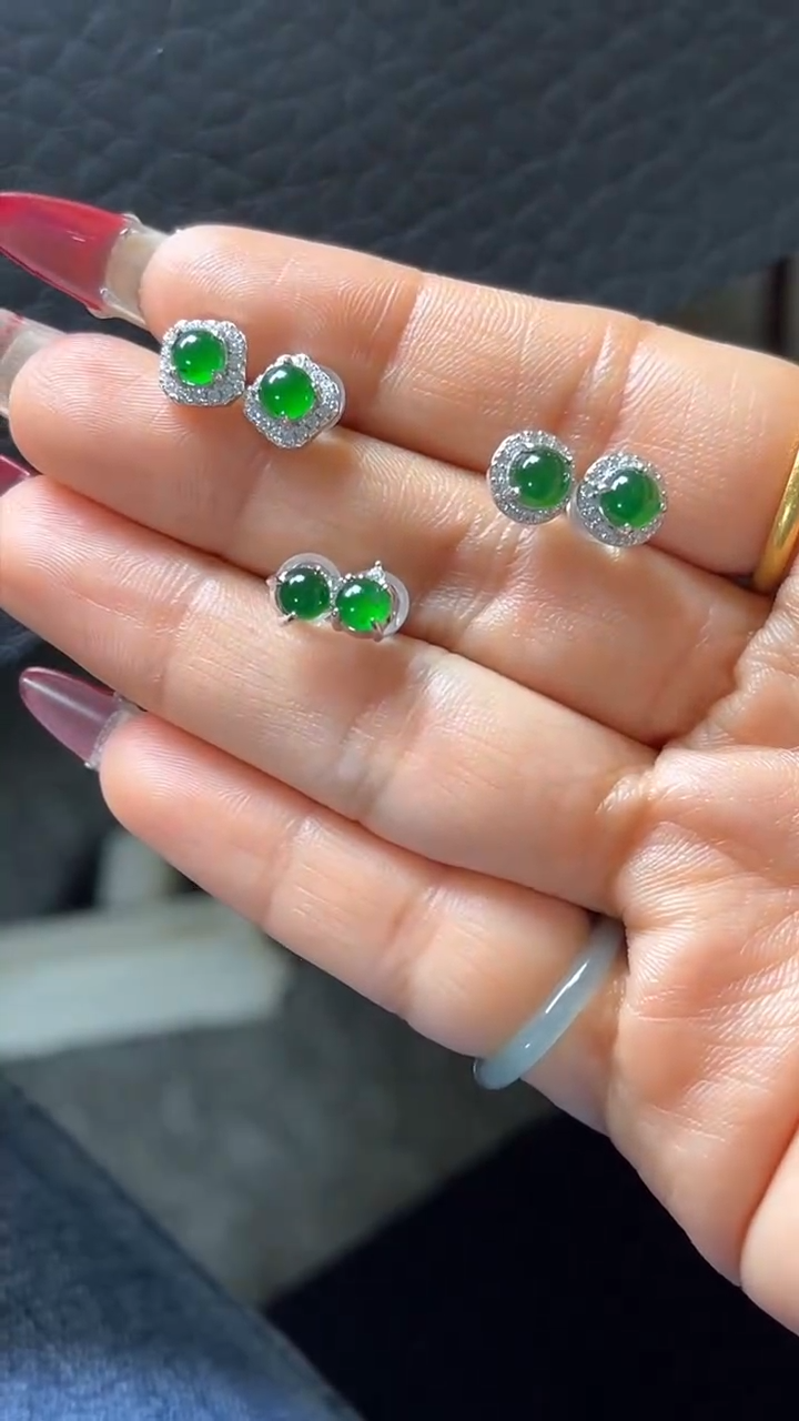 【闪购商品】翡翠耳钉未镶嵌女款耳钉