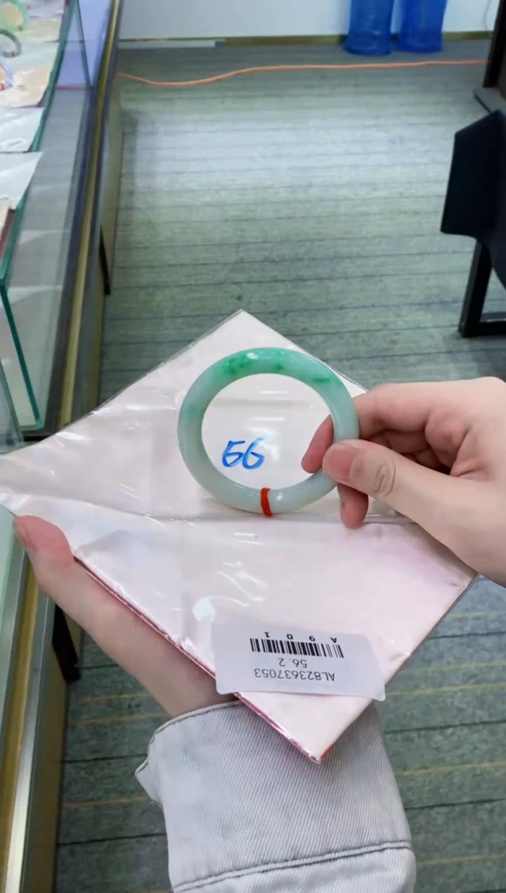 【闪购商品】翡翠手镯未镶嵌             