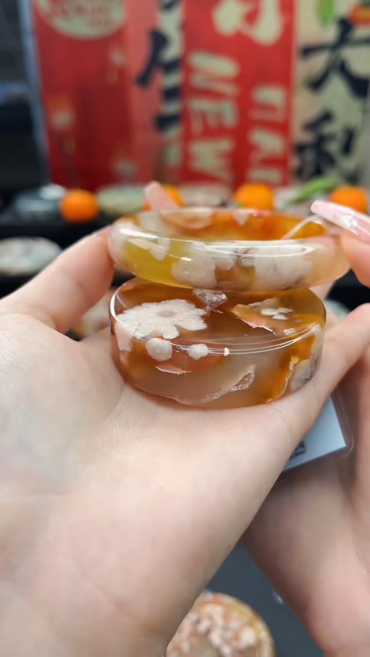 【闪购商品】石英质玉手镯未镶嵌赠送镯心（圈口）59