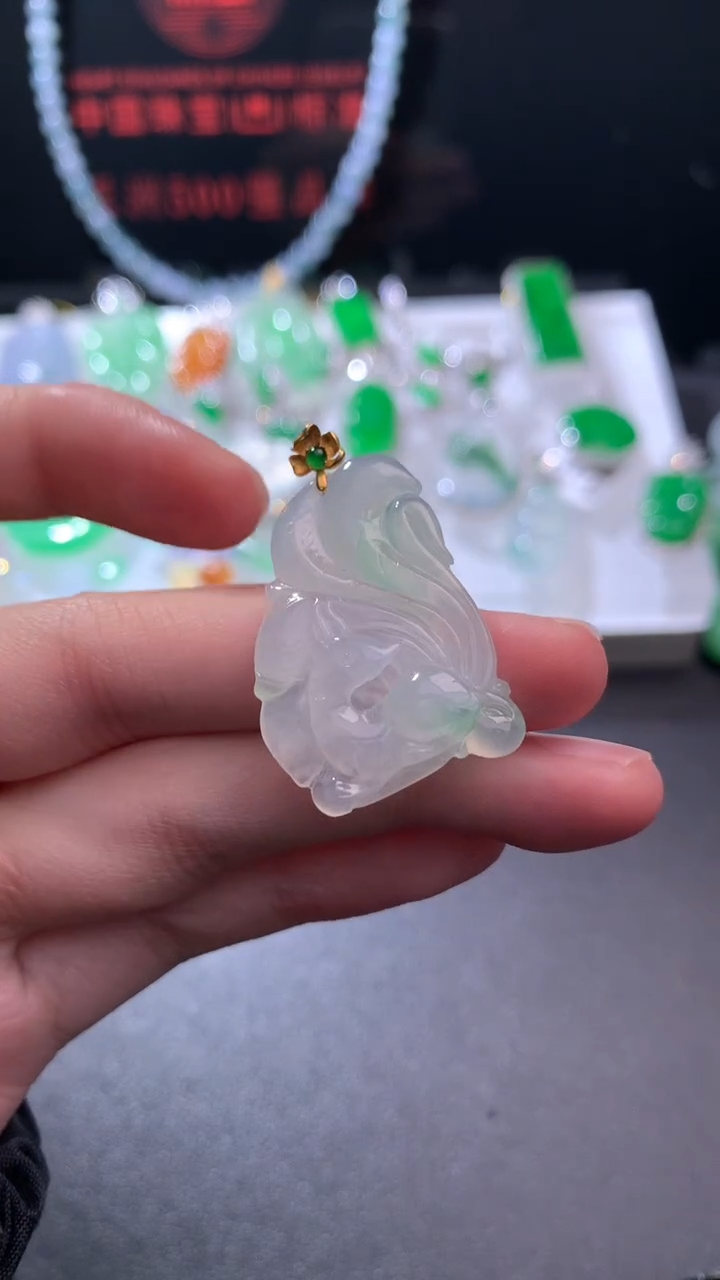 颈饰未镶嵌翡翠    