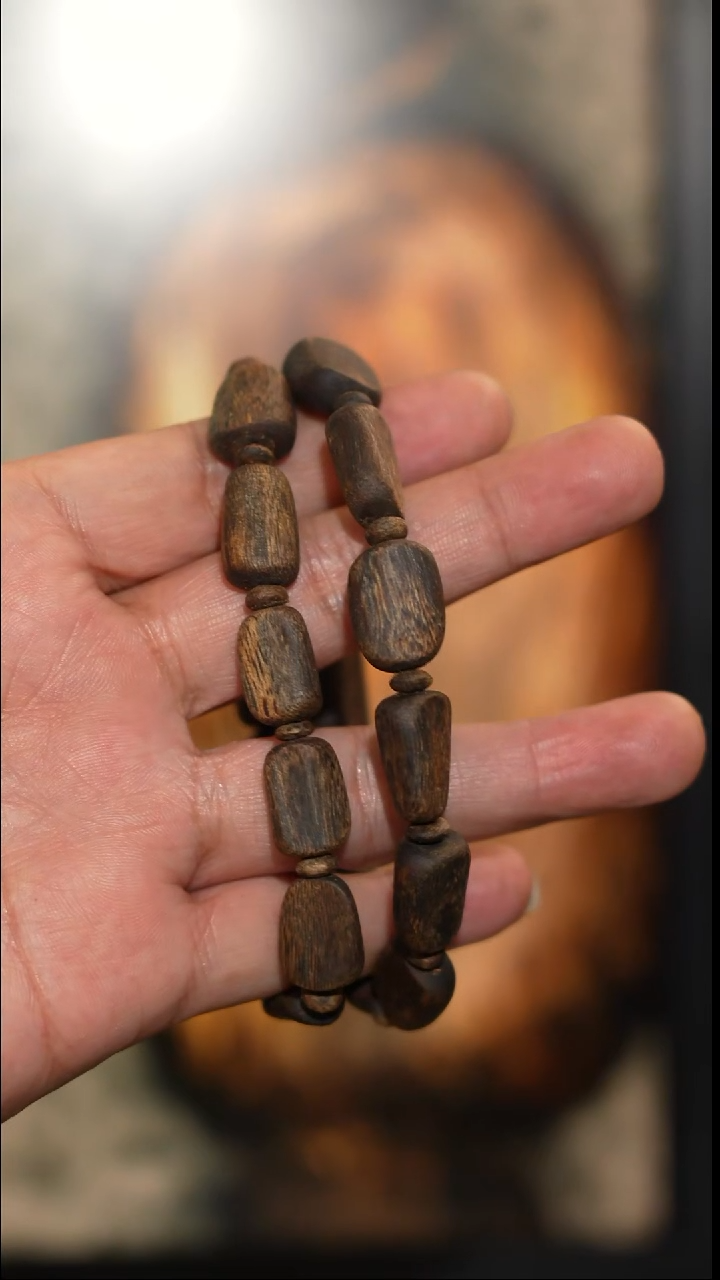 沉香手串牛*海南绿奇楠沉水树心油虫漏随型双圈