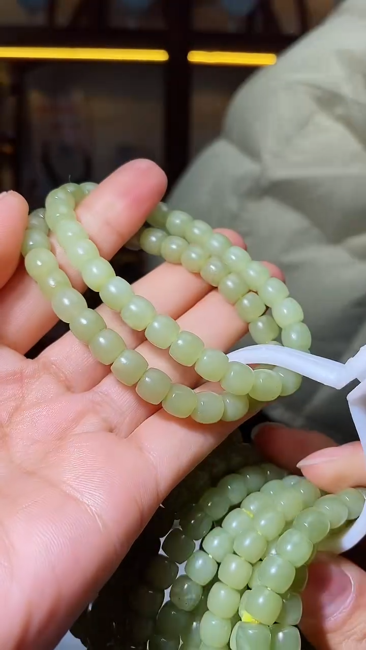 【闪购商品】和田玉手串未镶嵌卡8 拍一发一