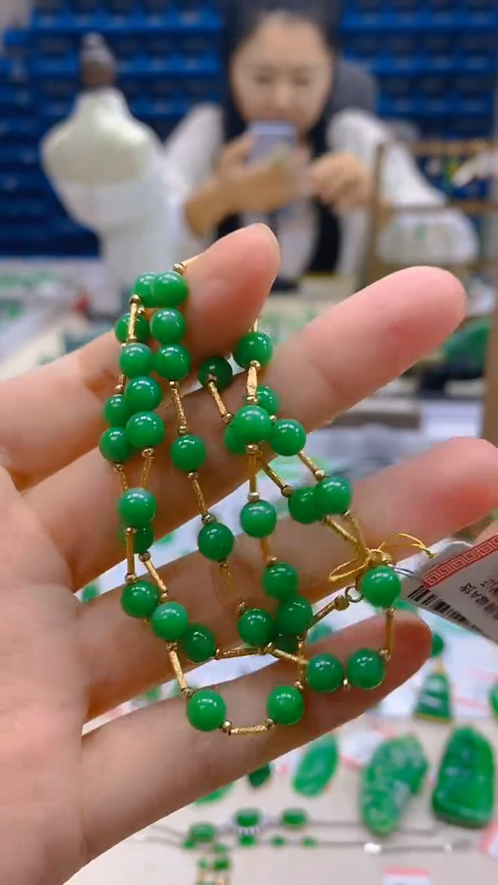 颈饰18K金镶嵌翡翠新号开播 全场乱卖