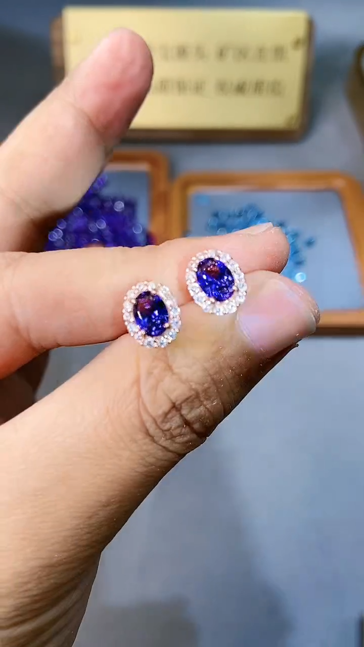 【闪购商品】彩色蓝宝石耳饰银S925镶嵌354