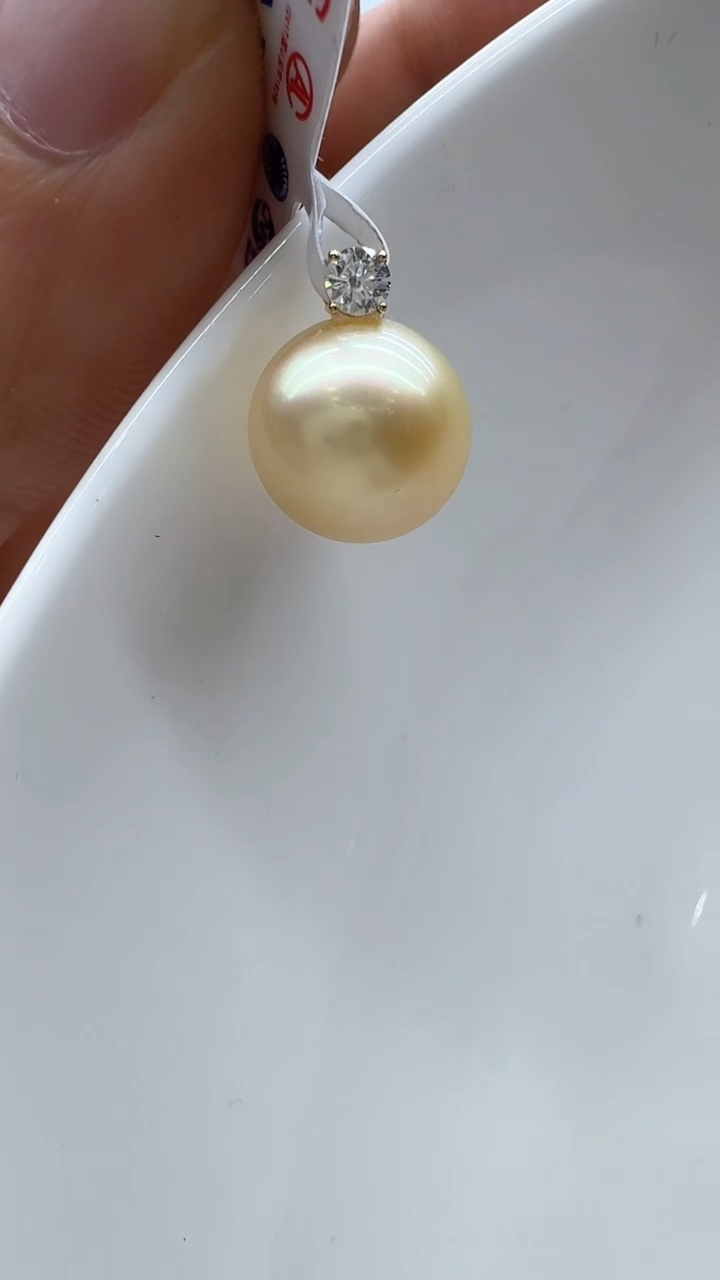 【闪购商品】海水珍珠颈饰18K金镶嵌清货