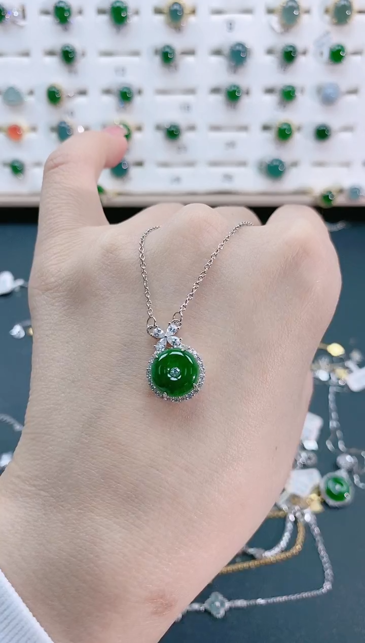 【闪购商品】翡翠颈饰银S925镶嵌天然翡翠
