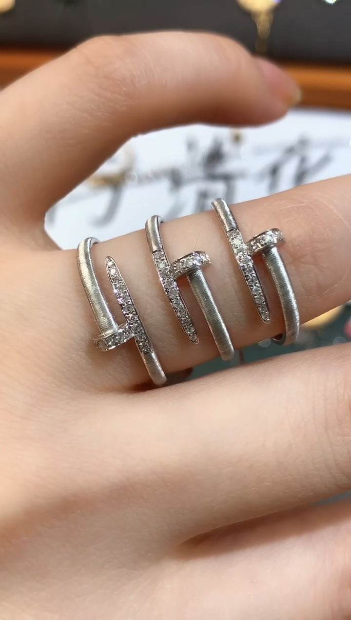 戒指18K金镶嵌钻石多样性发其一E526|1380