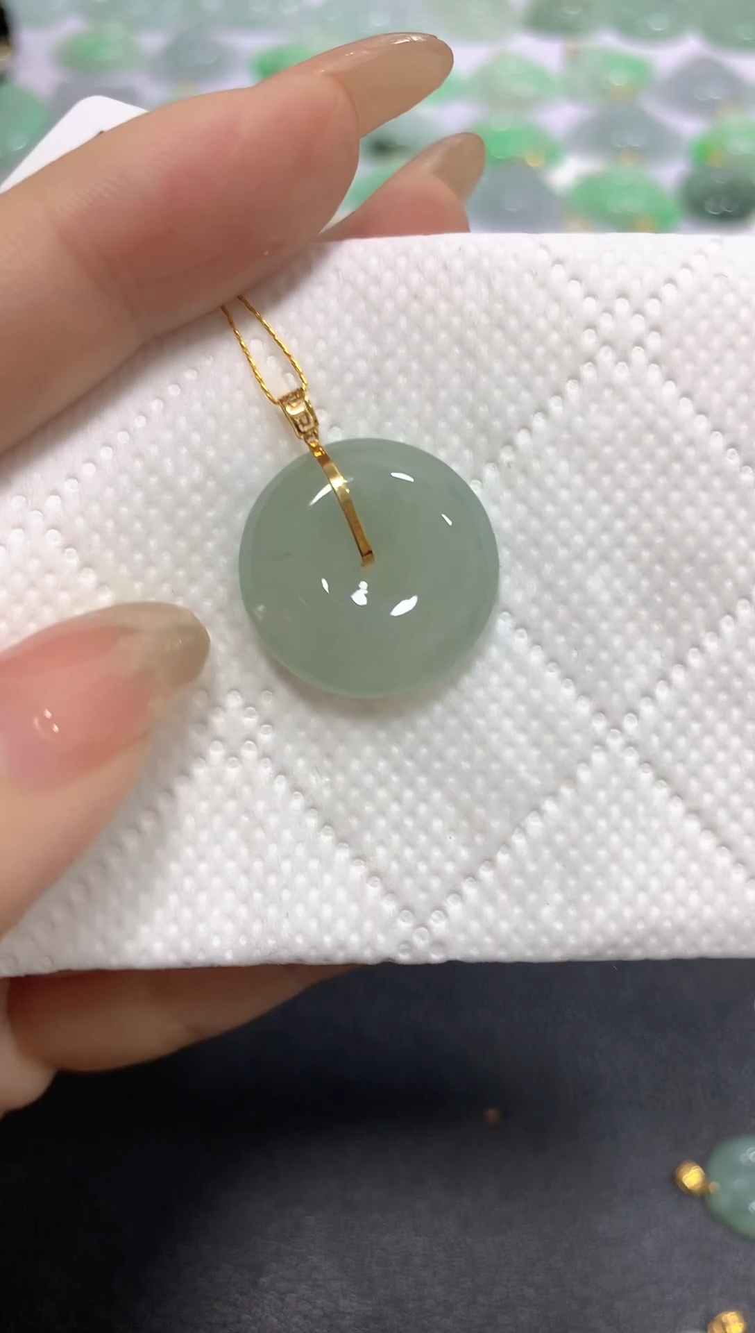 颈饰18K金镶嵌翡翠A货