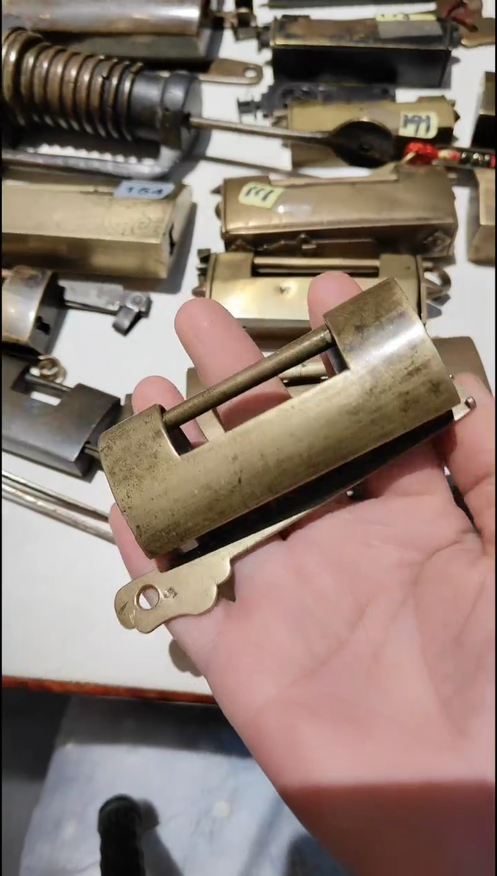 金属古典摆件家居摆件一个