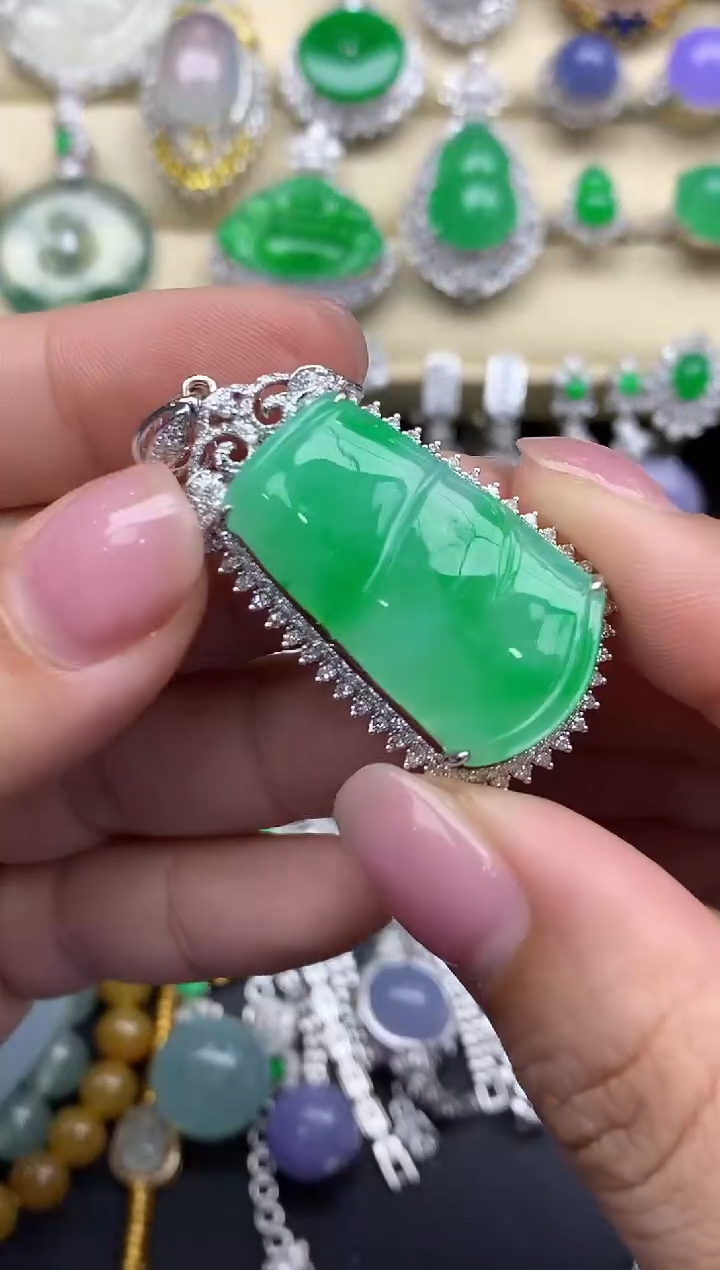 【闪购商品】翡翠颈饰18K金镶嵌327-中国好珍宝