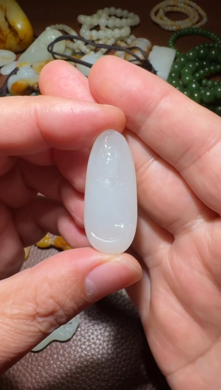 未镶嵌和田玉挂件和田玉