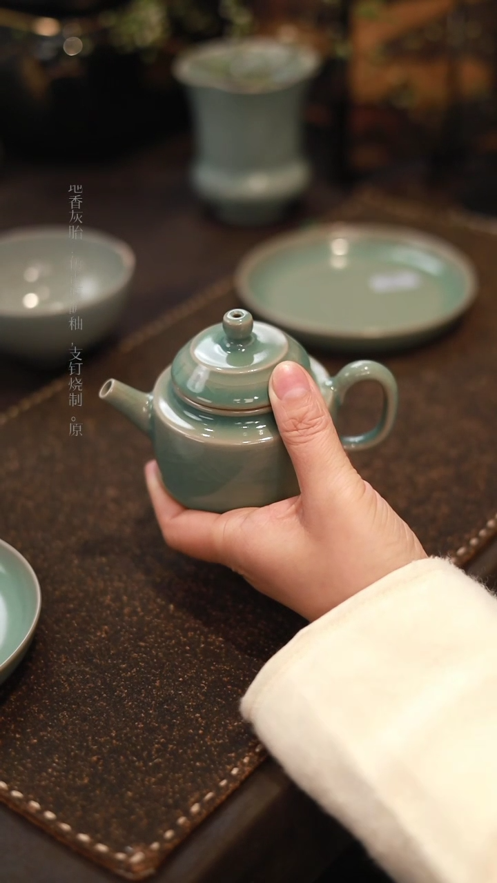 【闪购商品】杯一级品青绿仿古德钟壶