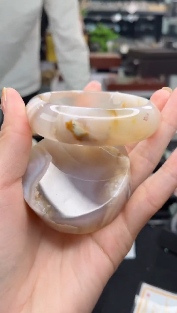 【闪购商品】石英质玉手镯未镶嵌57圈口（赠品镯心）1680907