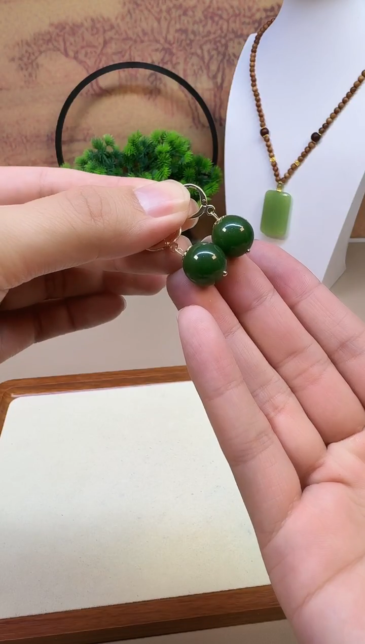 14K金镶嵌和田玉耳饰E83 