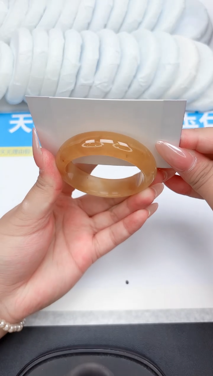 未镶嵌手镯石英质玉A135-56.8