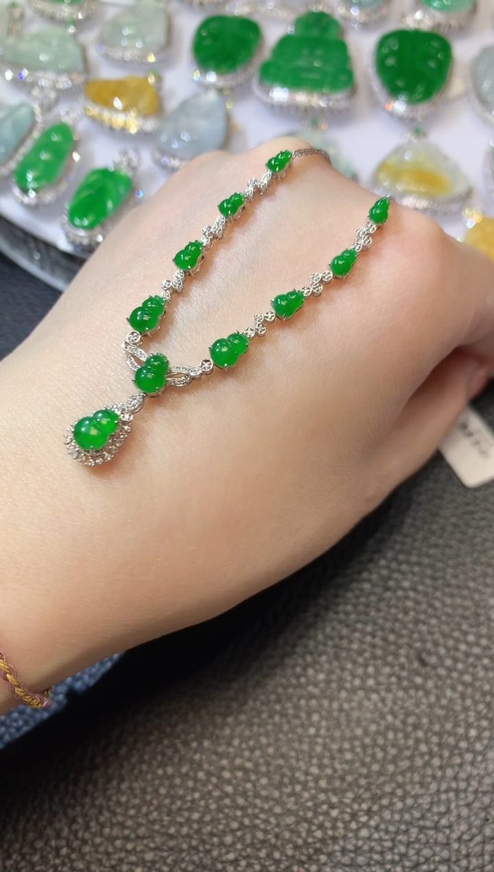 【闪购商品】翡翠套链18K金镶嵌A101  多样性发货一件