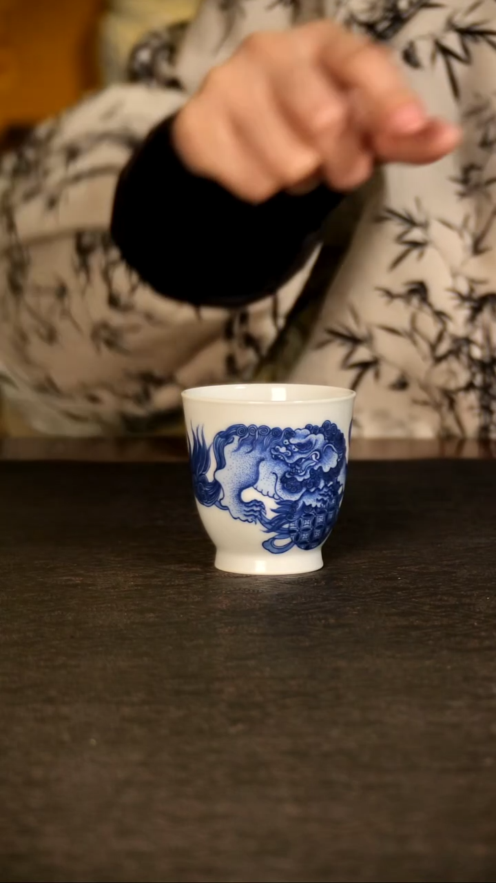 红丰窑青花狮子绣球主人杯lxt