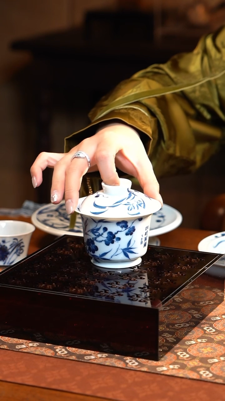 【闪购商品】L雨后湛蓝系列四时风雨梅兰竹菊盖碗