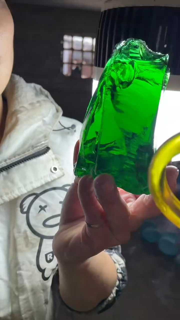 新疆五彩石原石摆件