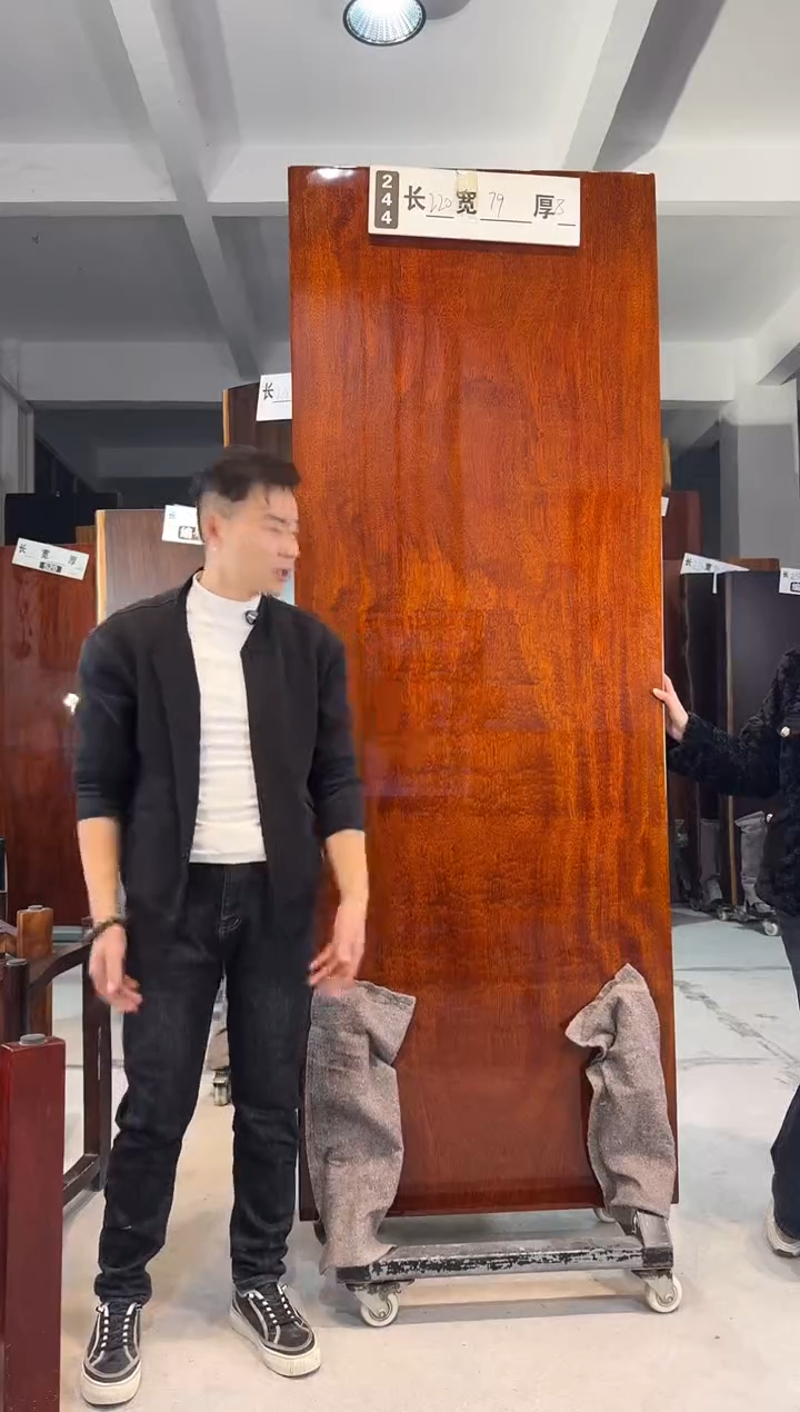 木滋****司244红菠萝格220*79*8