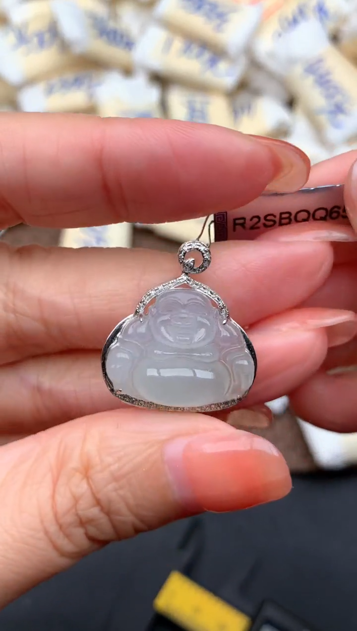 18K金镶嵌挂件翡翠一