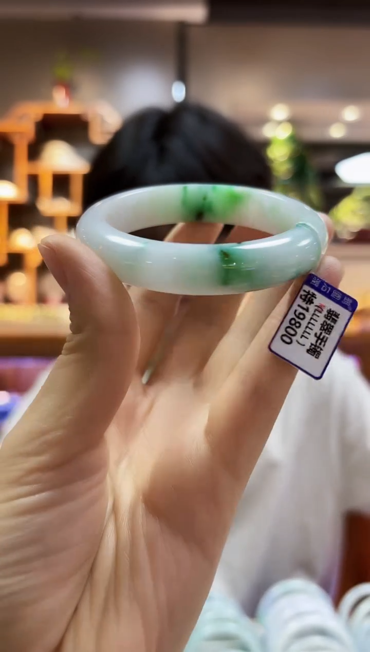 【闪购商品】翡翠颈饰未镶嵌54.7手镯