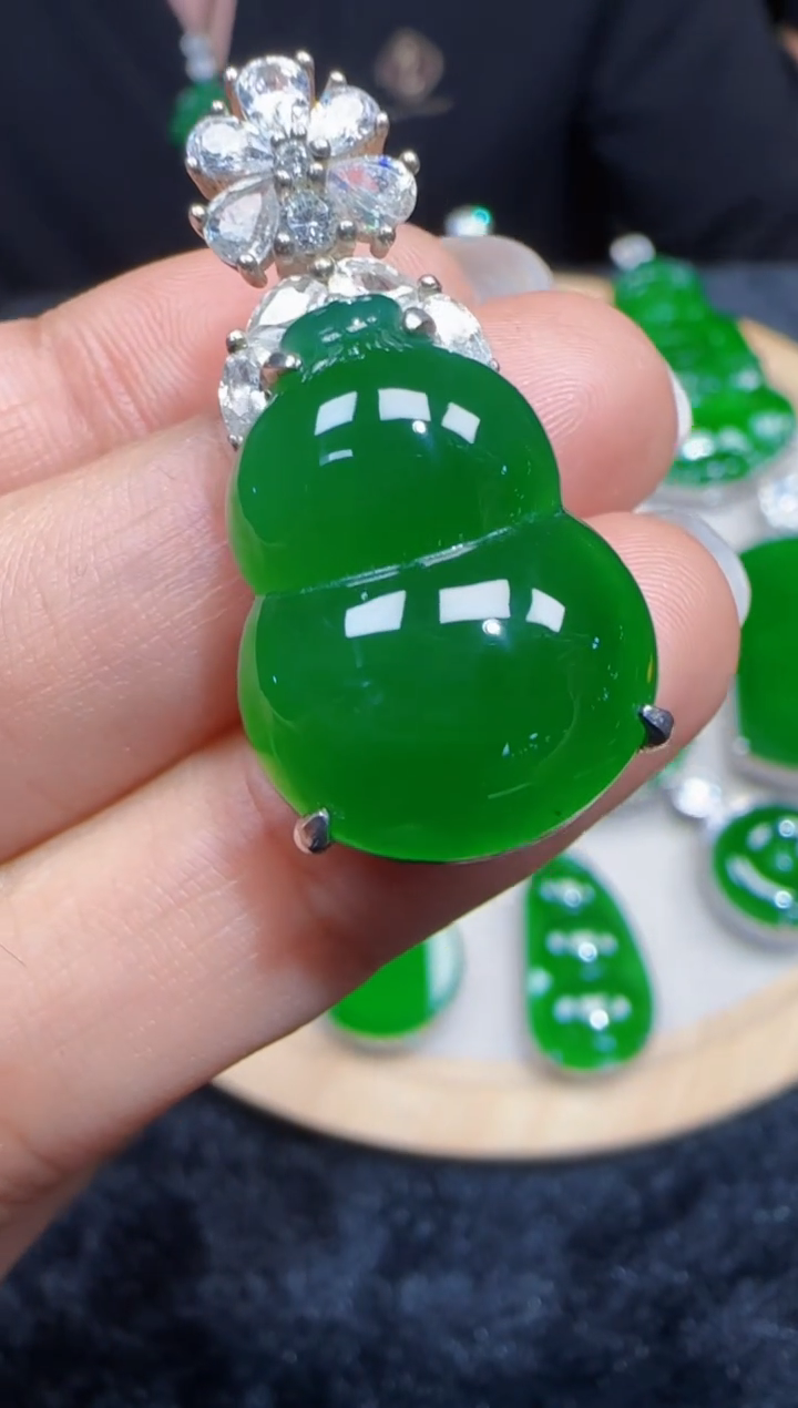 未镶嵌定制翡翠翡翠吊坠147
