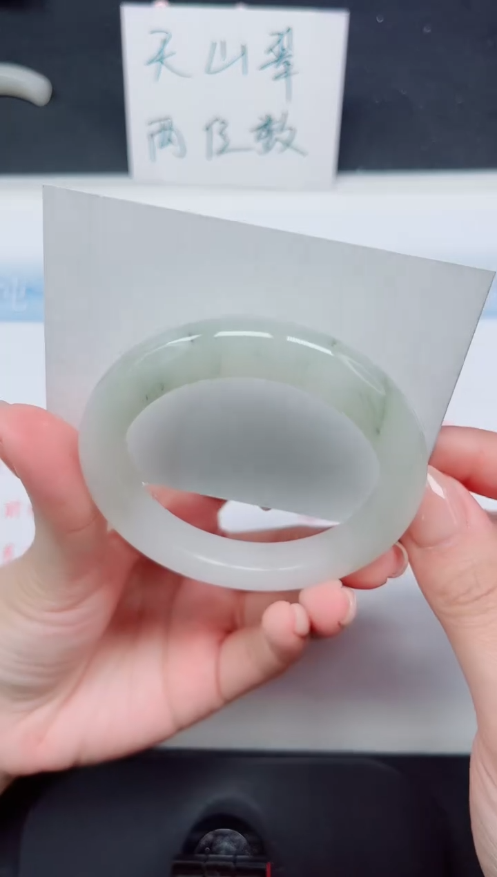 【闪购商品】石英质玉手镯未镶嵌131-53