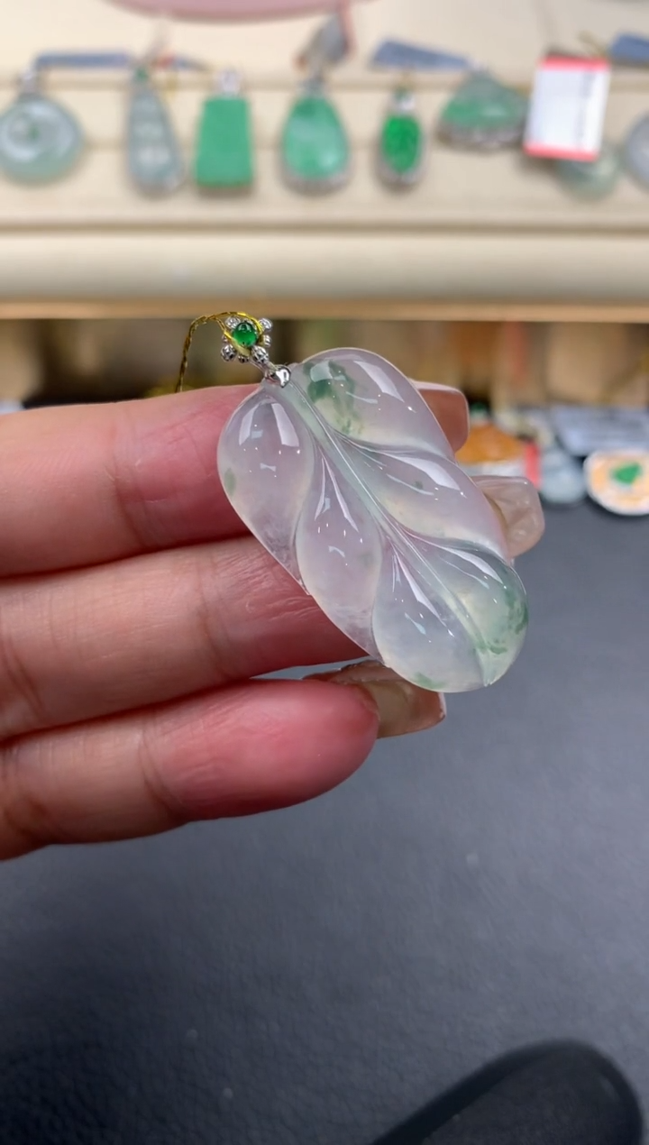 【闪购商品】翡翠颈饰18K金镶嵌Q104      