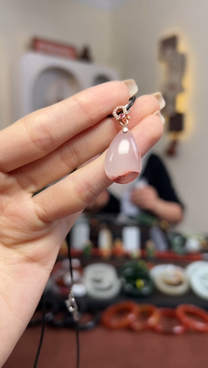 【闪购商品】南红玛瑙颈饰银S925镶嵌10- 水滴