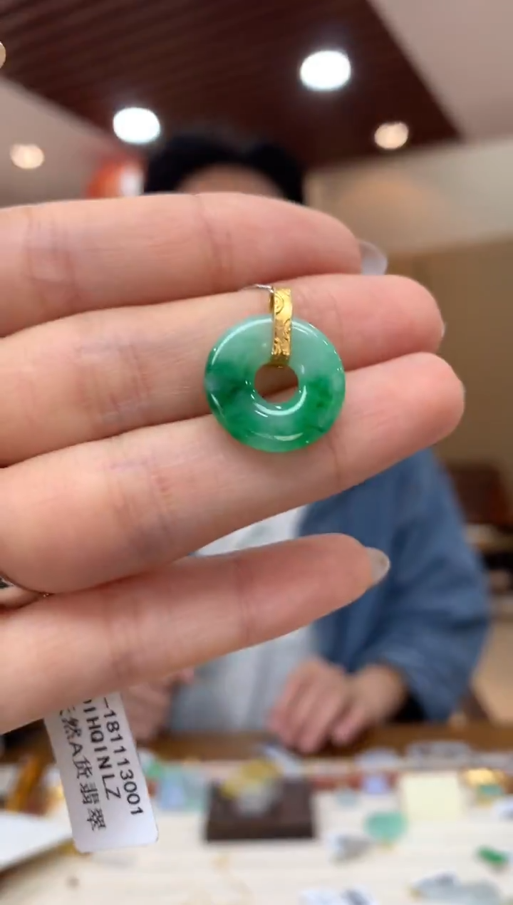 吊坠(不含链)18K金镶嵌翡翠甜甜圈