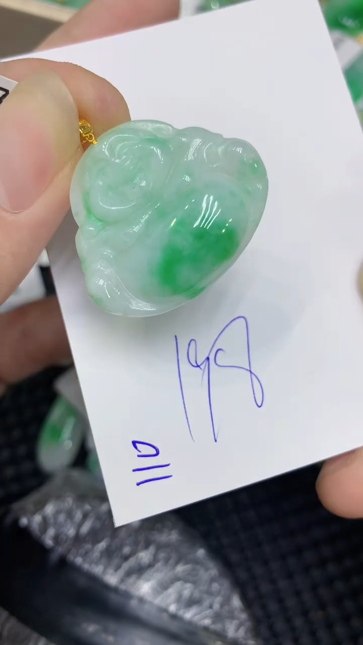 颈饰18K金镶嵌翡翠缅甸A货翡翠