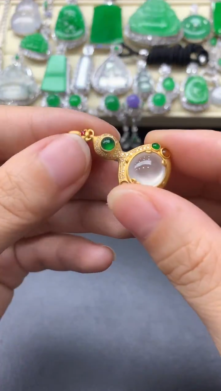 颈饰18K金镶嵌翡翠373-中国好珍宝