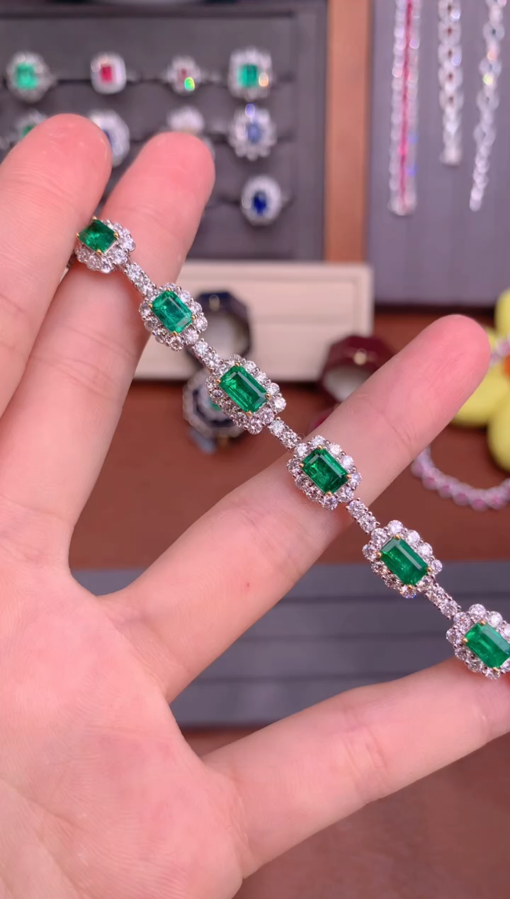 【闪购商品】祖母绿手链18K金镶嵌4.87CT