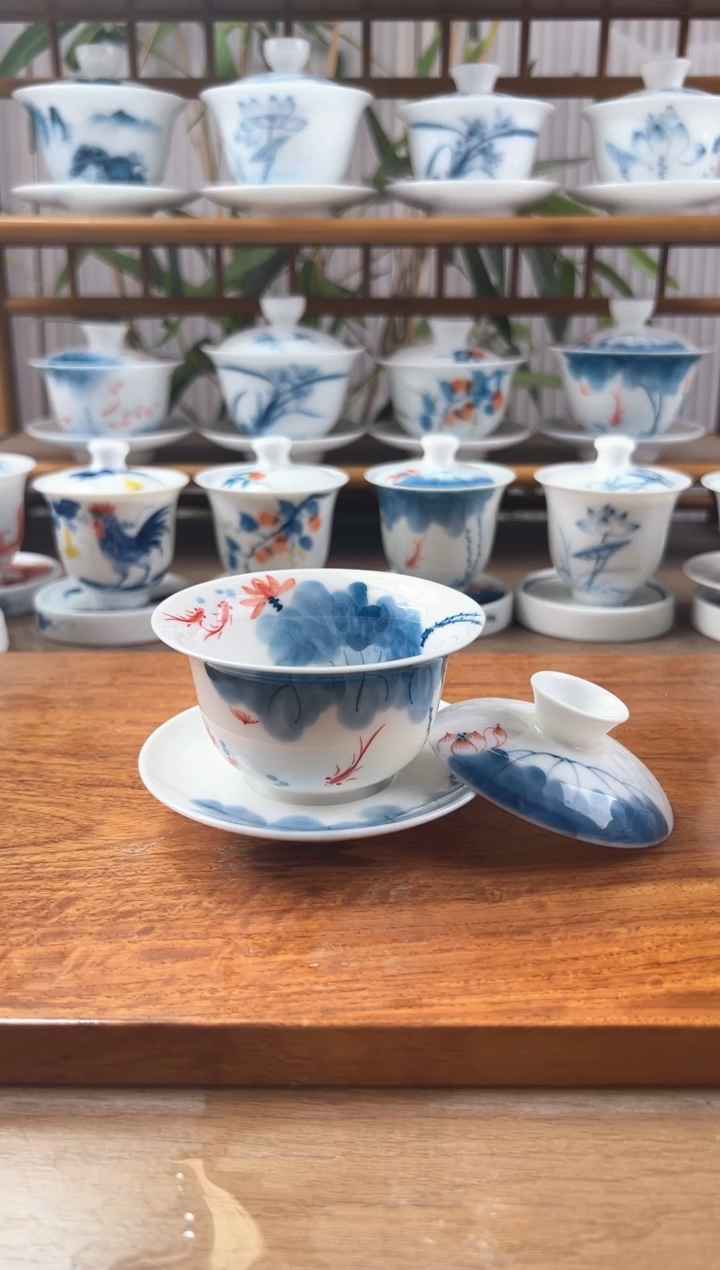 微瑕线条莲130ml內绘盖碗