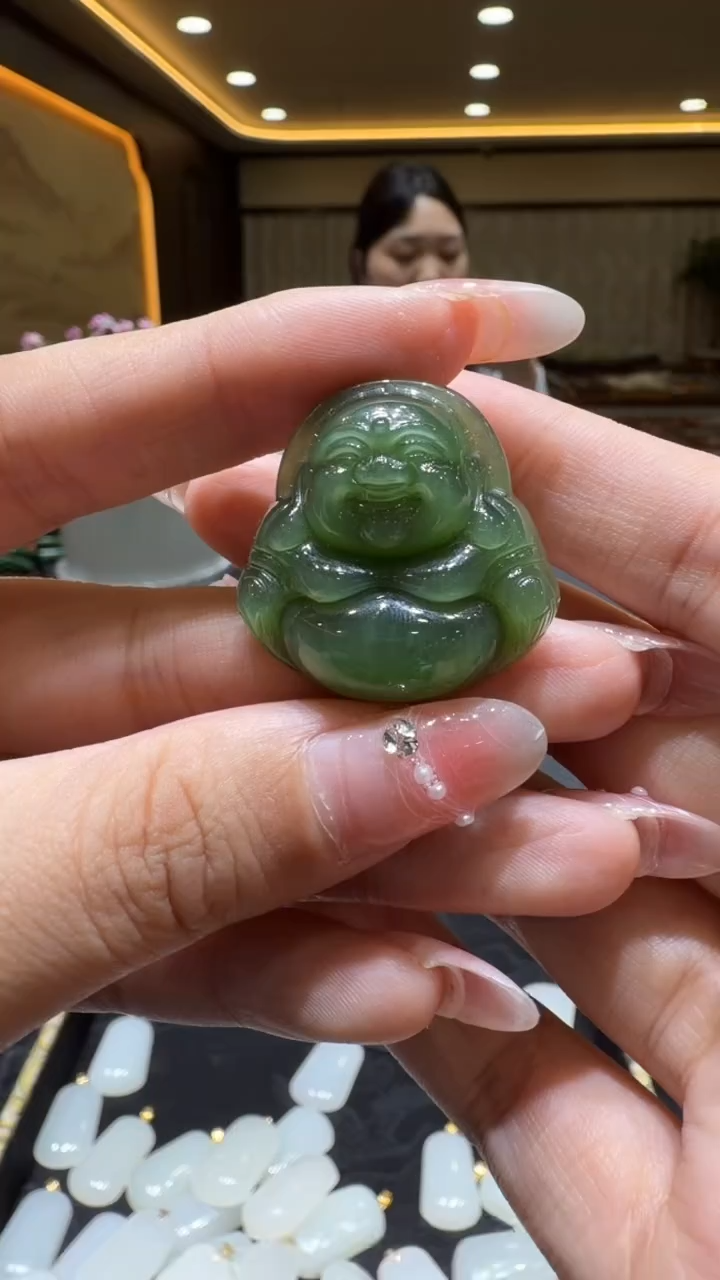 颈饰未镶嵌和田玉挂件