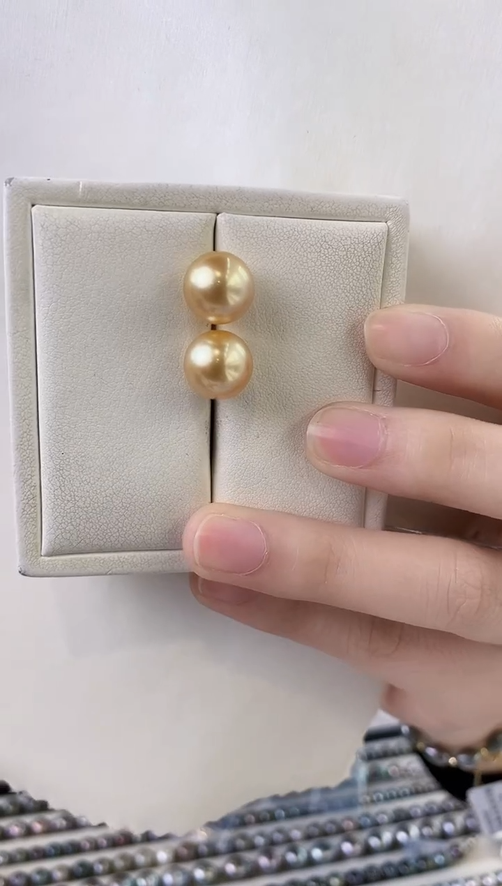 【闪购商品】海水珍珠耳饰18K金镶嵌10-11南洋金珍珠耳饰