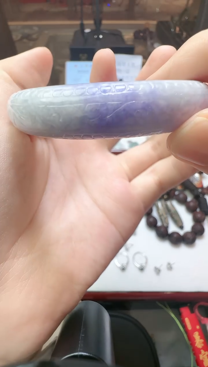 【闪购商品】翡翠吊坠(不含链)未镶嵌翡翠