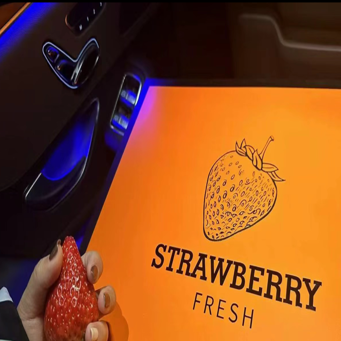 礼盒高端丹东久久草莓2斤装 走亲访友 包邮到家 原产地精品果