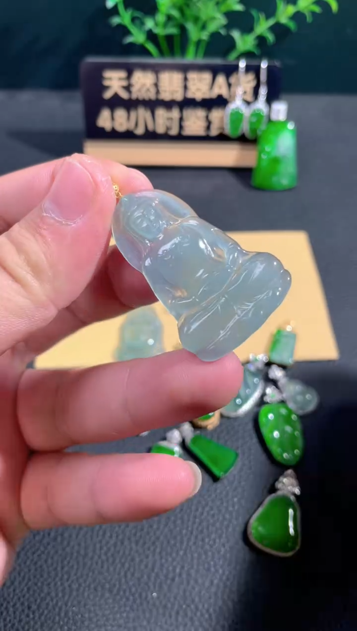 【闪购商品】翡翠颈饰18K金镶嵌翡翠