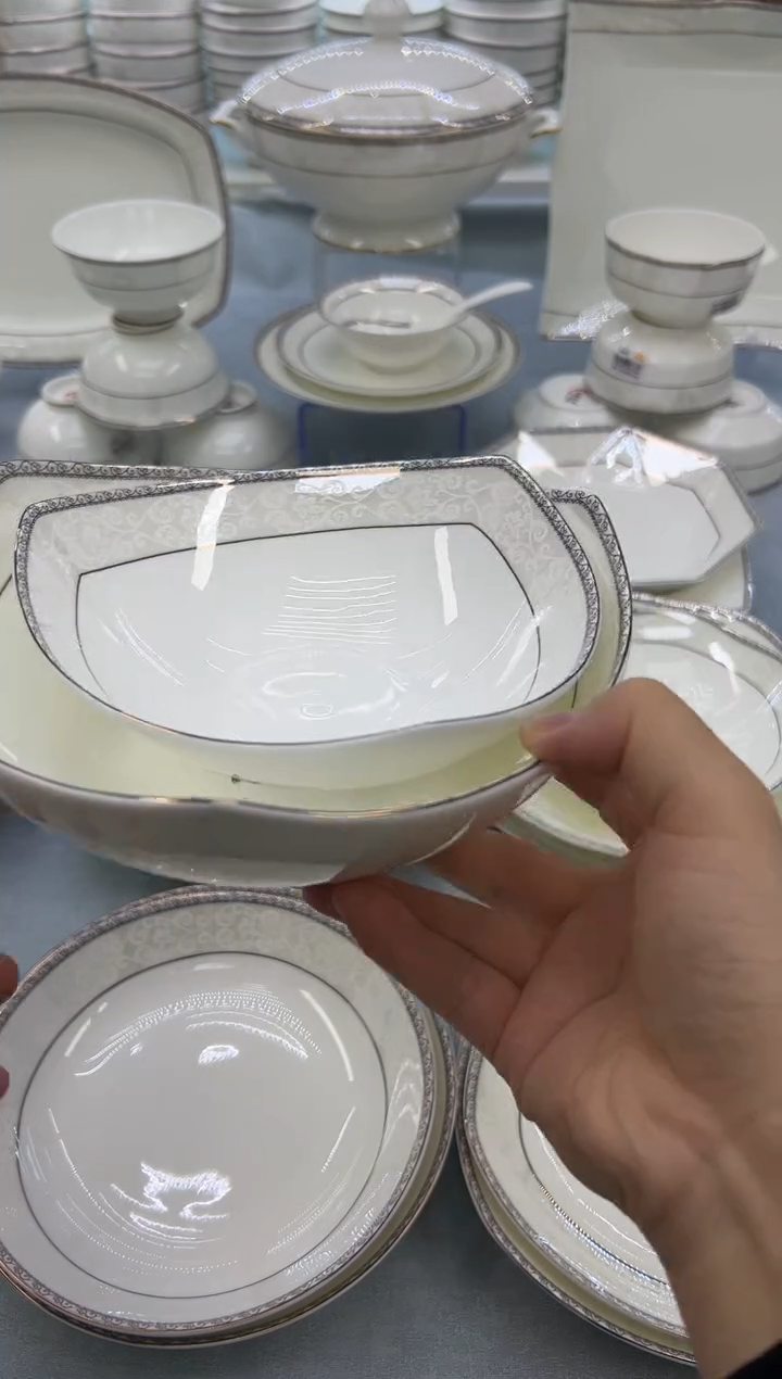 骨瓷玲珑8三角2个  