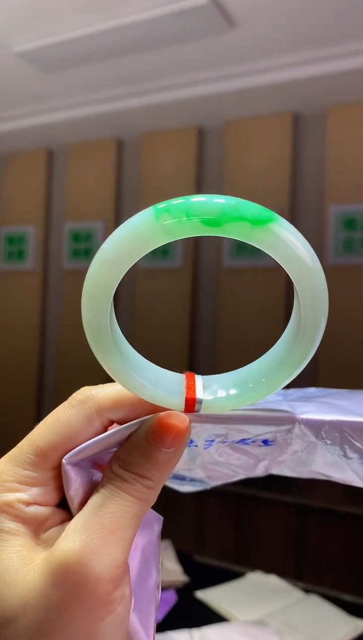 未镶嵌手镯翡翠- Q16圈口 54全款13万 定金2万