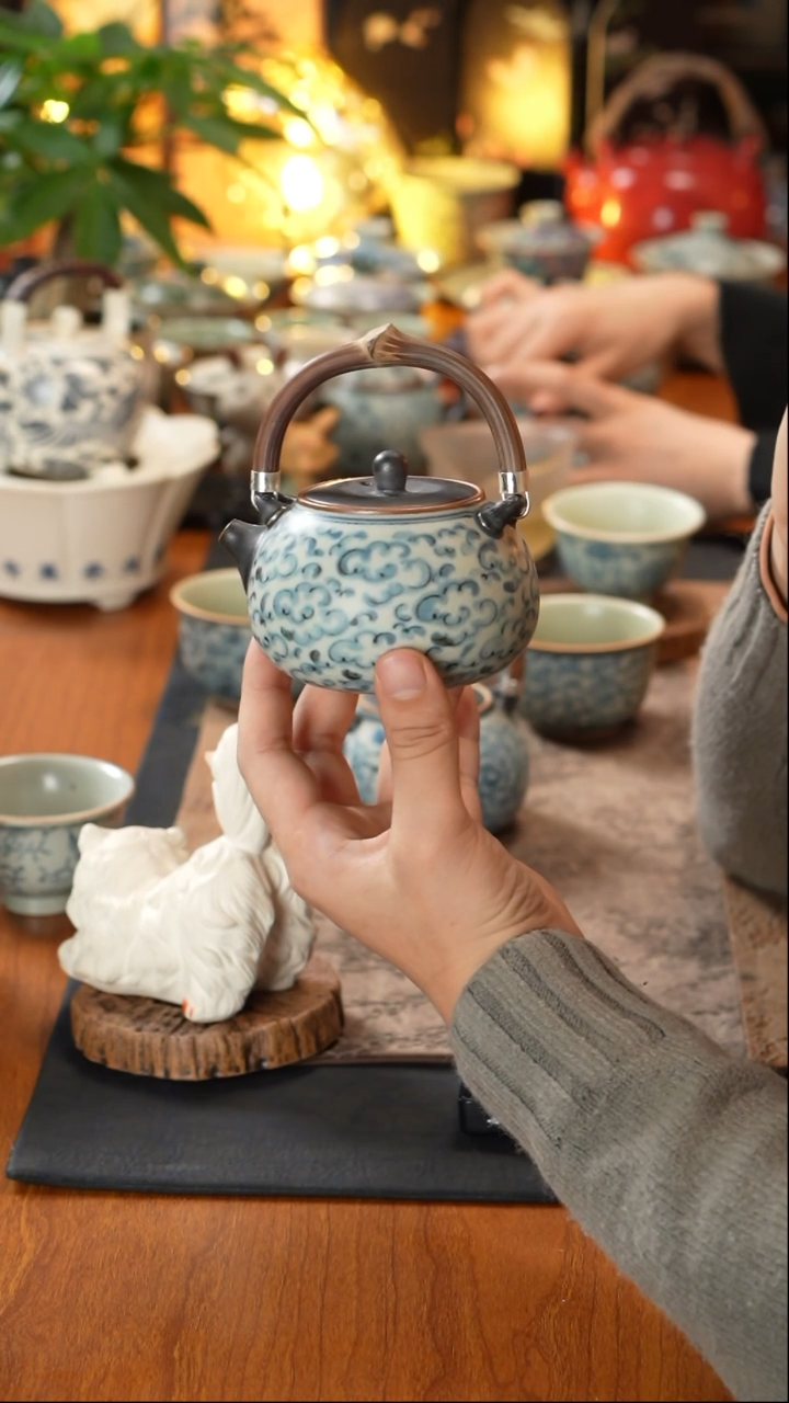 【闪购商品】朴云祥云提梁壶朴云祥云提梁壶