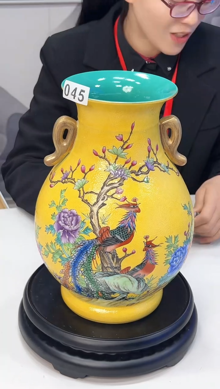 【闪购商品】瓶黄底扒花凤凰花卉双耳尊045