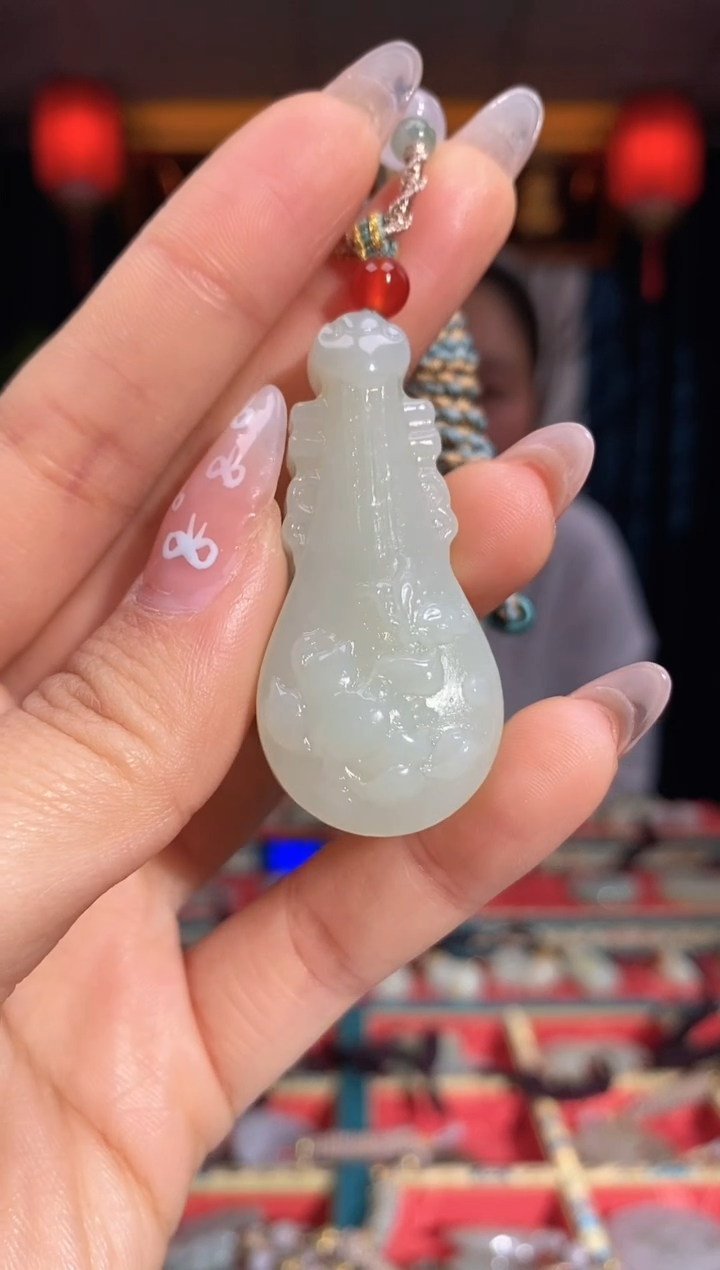 【闪购商品】和田玉颈饰未镶嵌琵琶