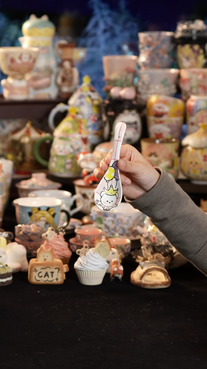 摆件陶景德镇釉下彩手绘设计师款陶瓷