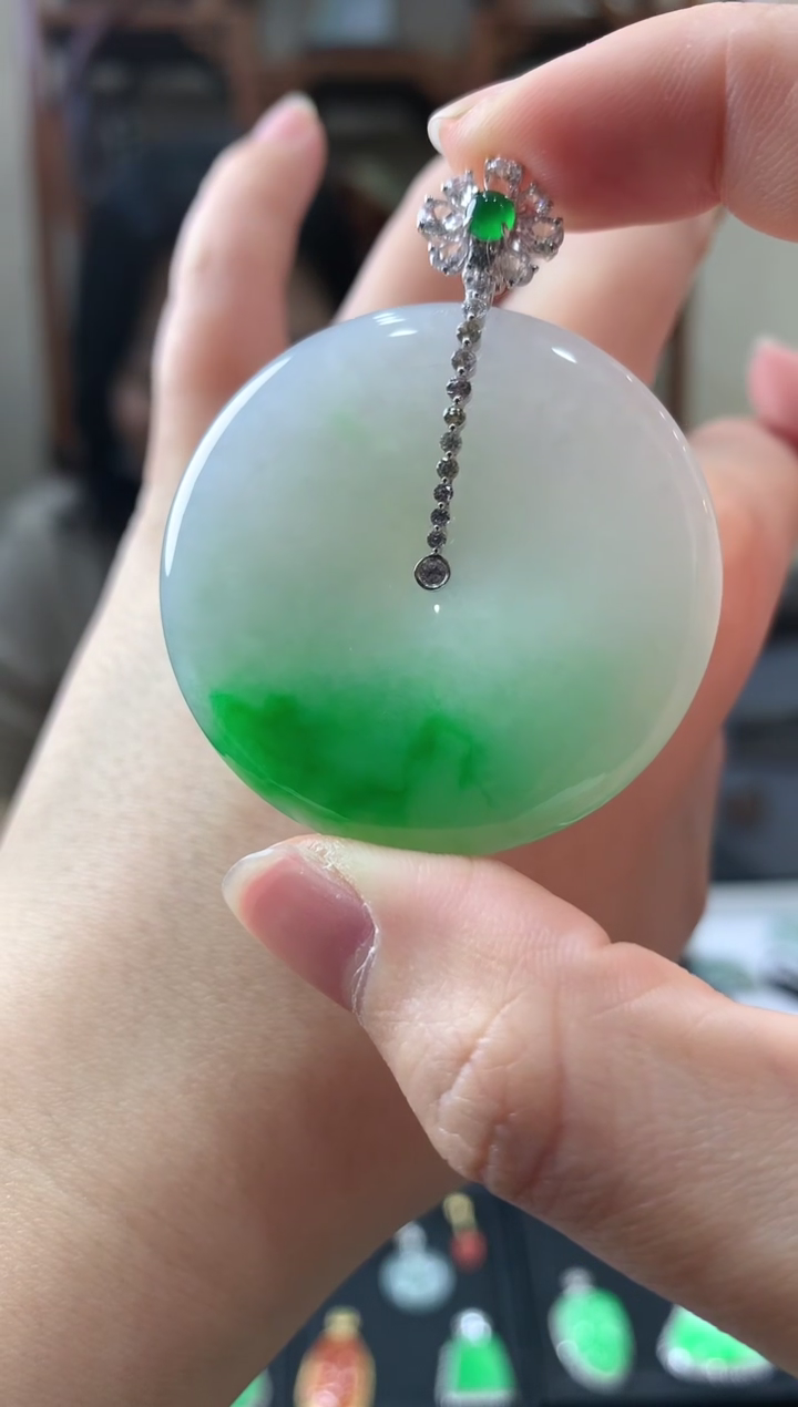 【闪购商品】翡翠吊坠(不含链)18K金镶嵌挂件
