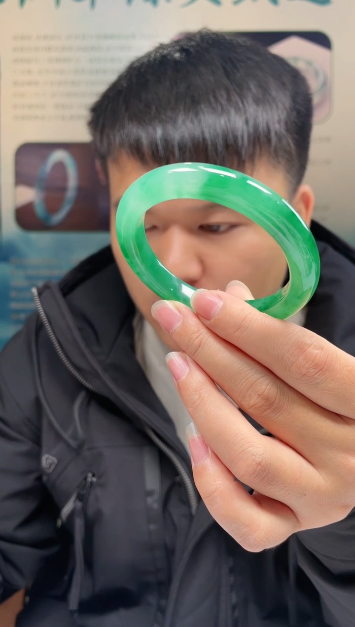 【闪购商品】石英质玉手镯未镶嵌非洲翠手镯多样性发货