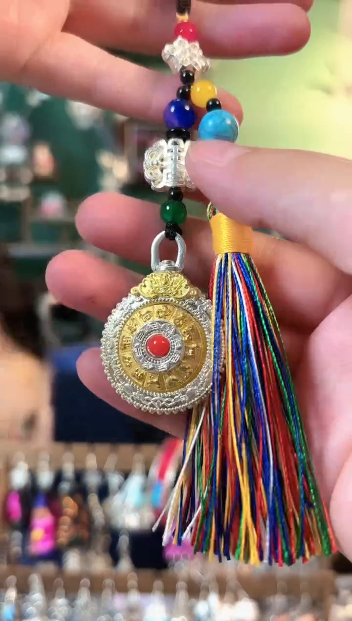 织绣彩云南阁非遗老绣饰品670